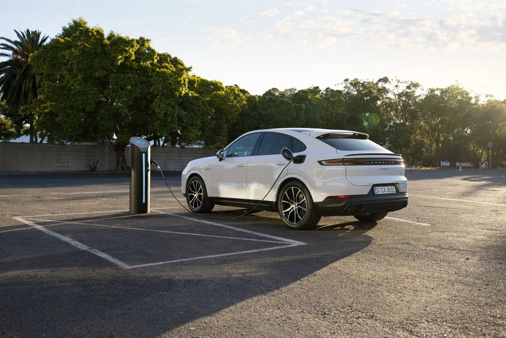 Porsche_Cayenne_Coupe_1_generation_restyling__SUV_Coupe__6.jpg