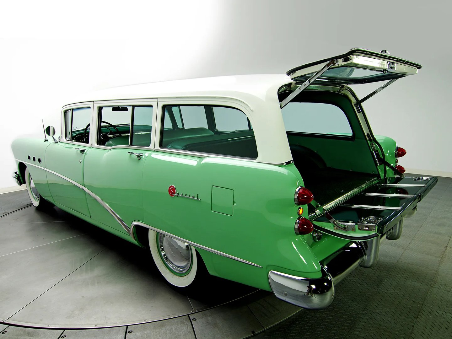 Buick_Special_2_generation__Estate_5-door__2.jpg