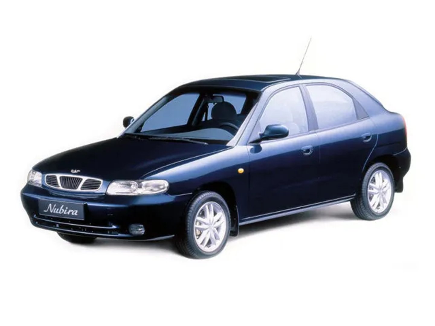 Daewoo_Nubira_1_generation__Hatchback_5-door__3.jpg