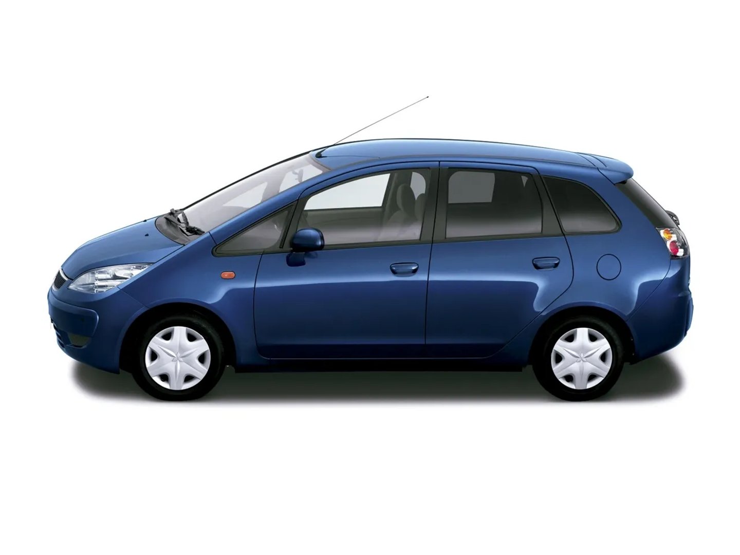 Mitsubishi_Colt_6_generation__Estate_5-door__1.jpg