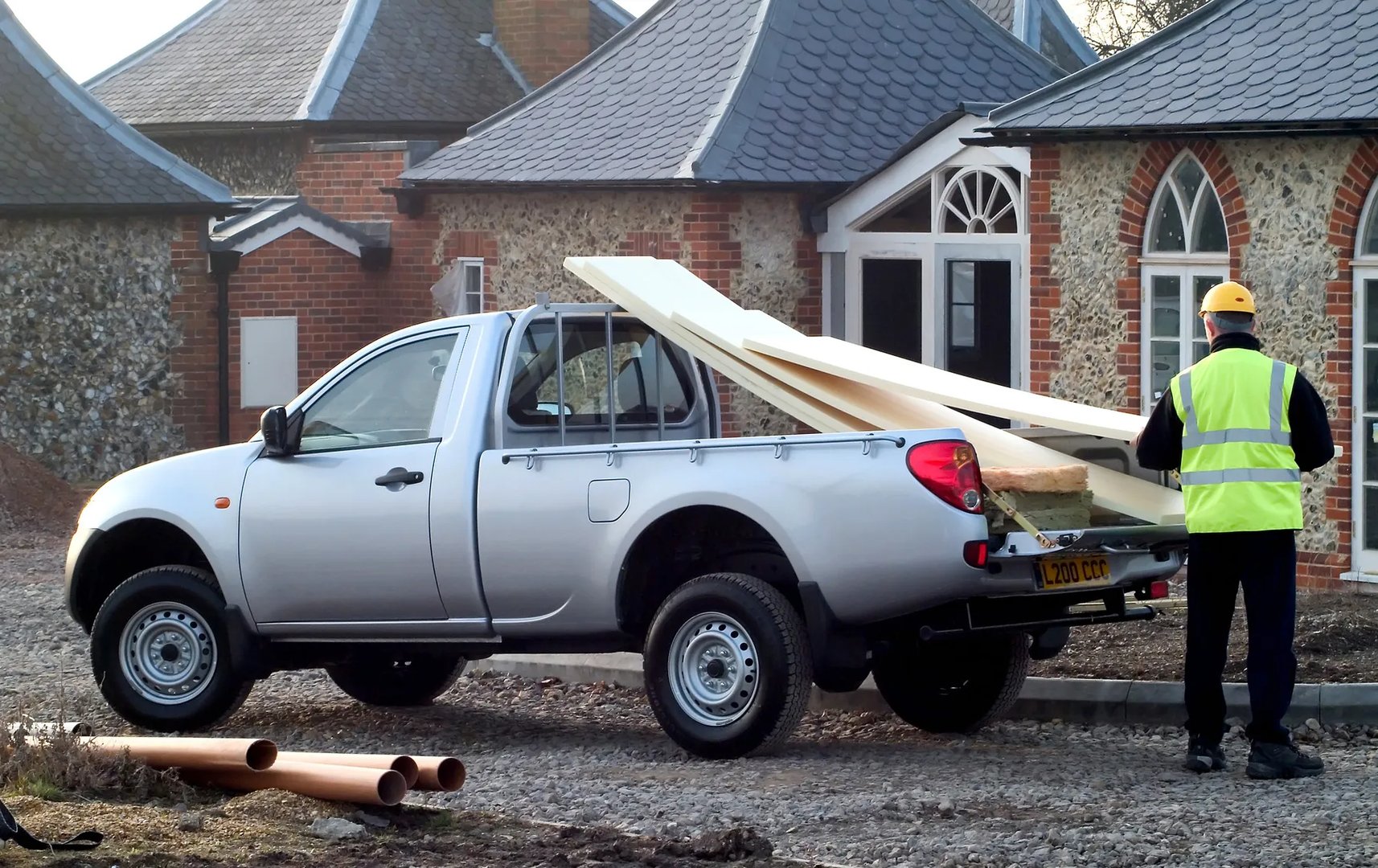 Mitsubishi_L200_4_generation__Pickup_single-cab__2.jpg