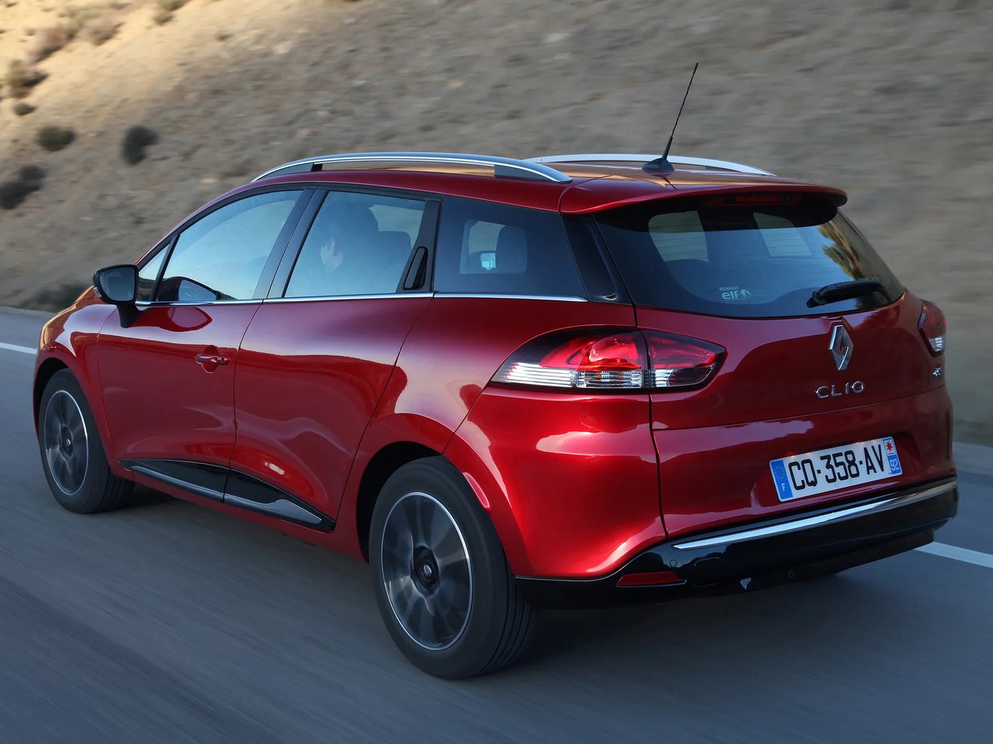 Renault_Clio_4_generation__Estate_5-door__4.jpg