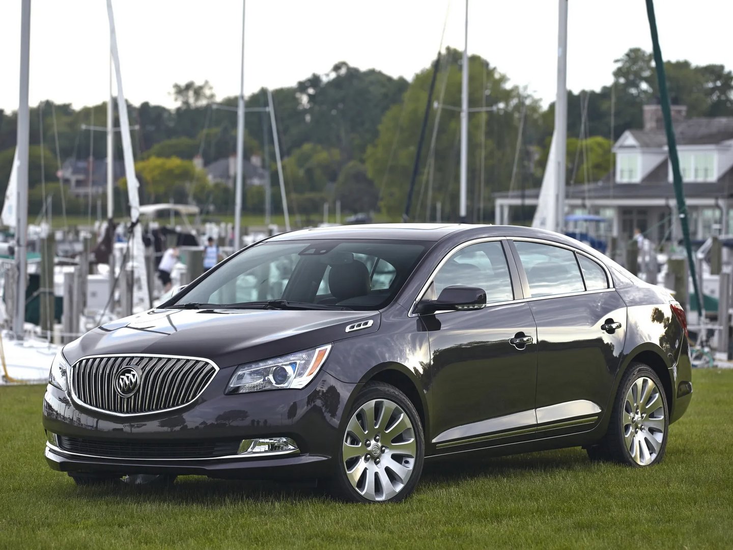 Buick_LaCrosse_2_generation_restyling__Sedan__12.jpg