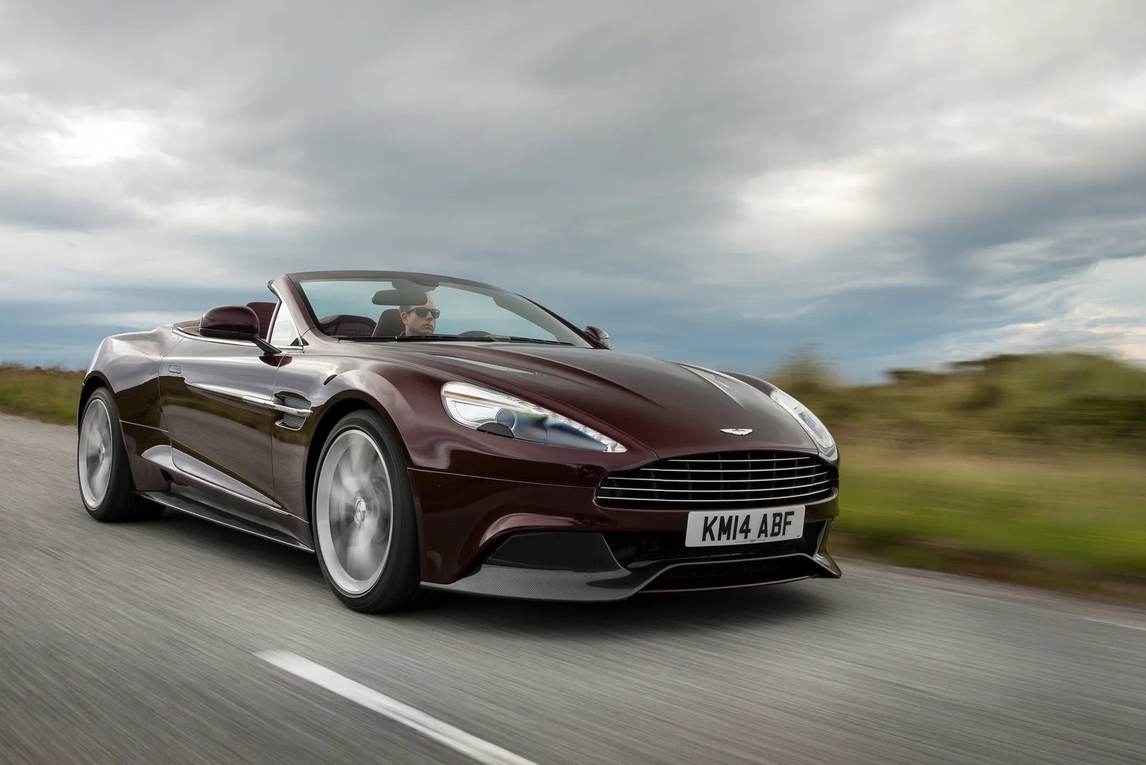 Aston Martin_Vanquish_2_generation__Roadster__6.jpg
