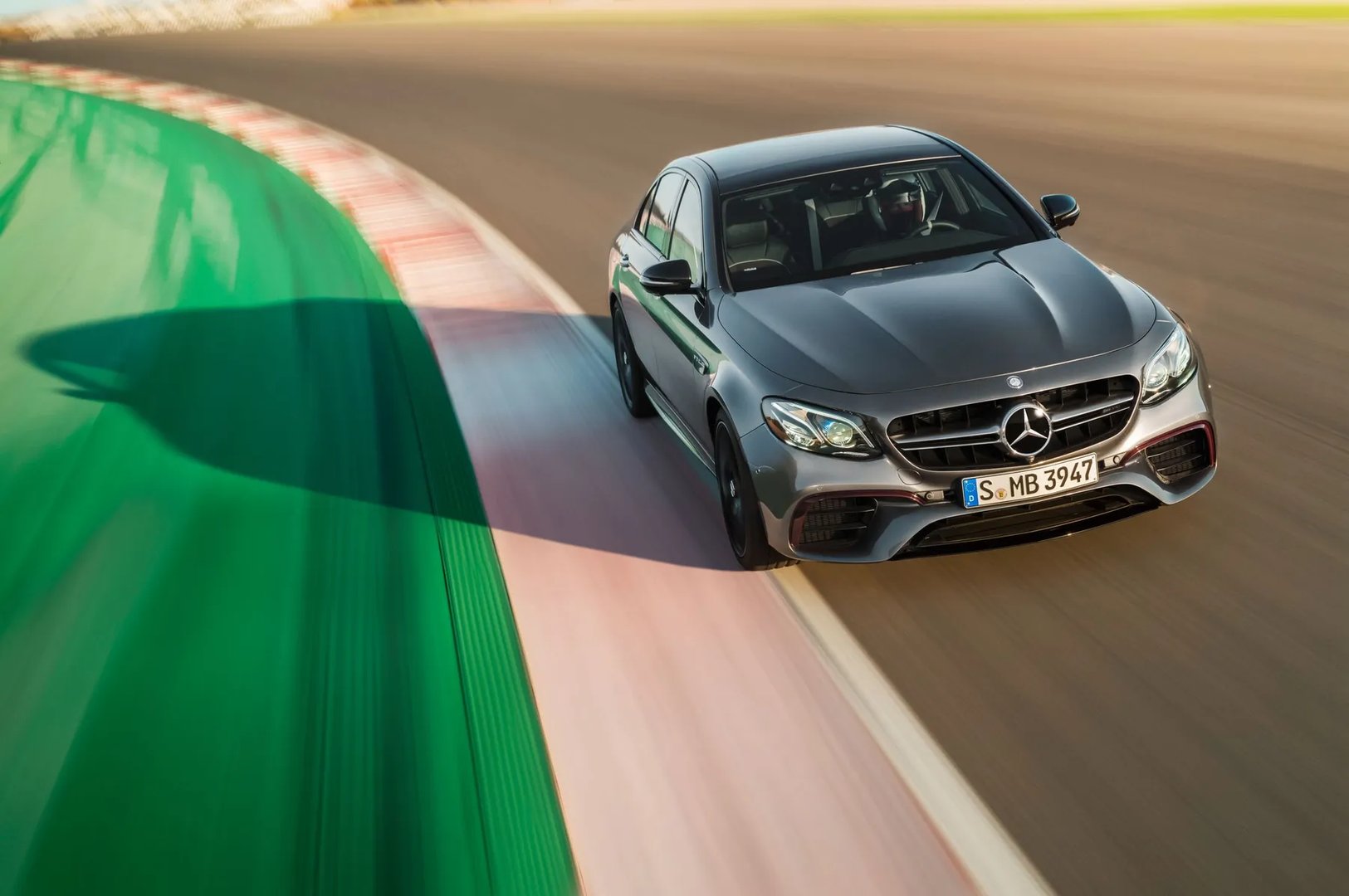 Mercedes_E-Class_AMG_5_generation__Sedan__10.jpg