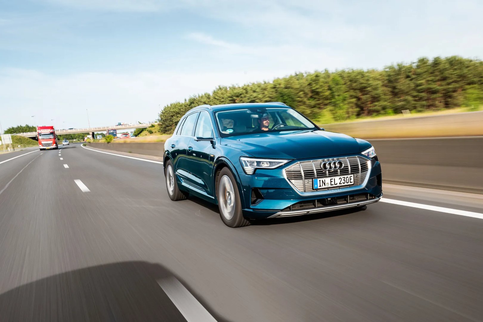 Audi_Q8_e-tron_1_generation__SUV_5-doors__9.jpg