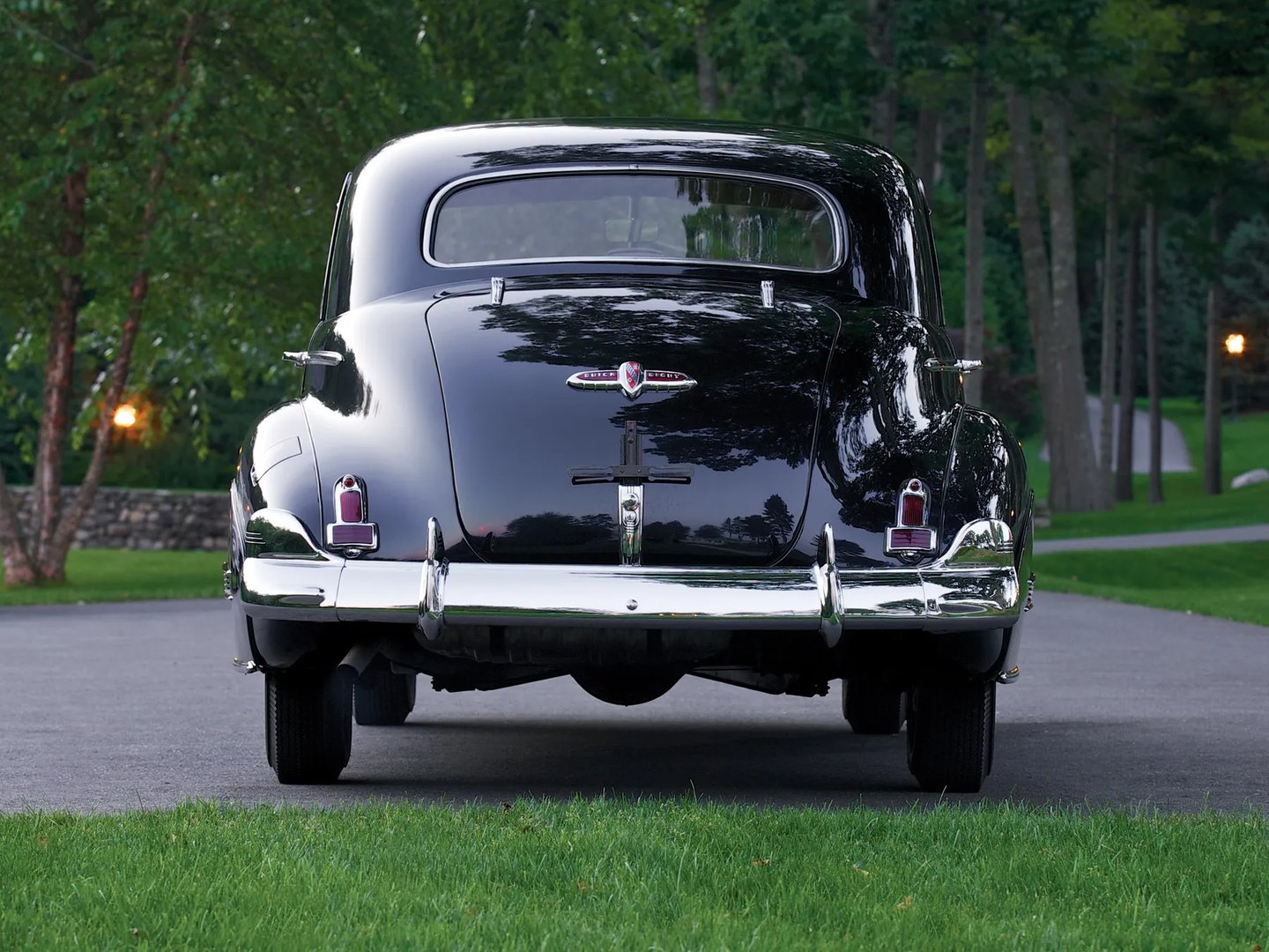 Buick_Super_1_generation__Sedan__4.jpg
