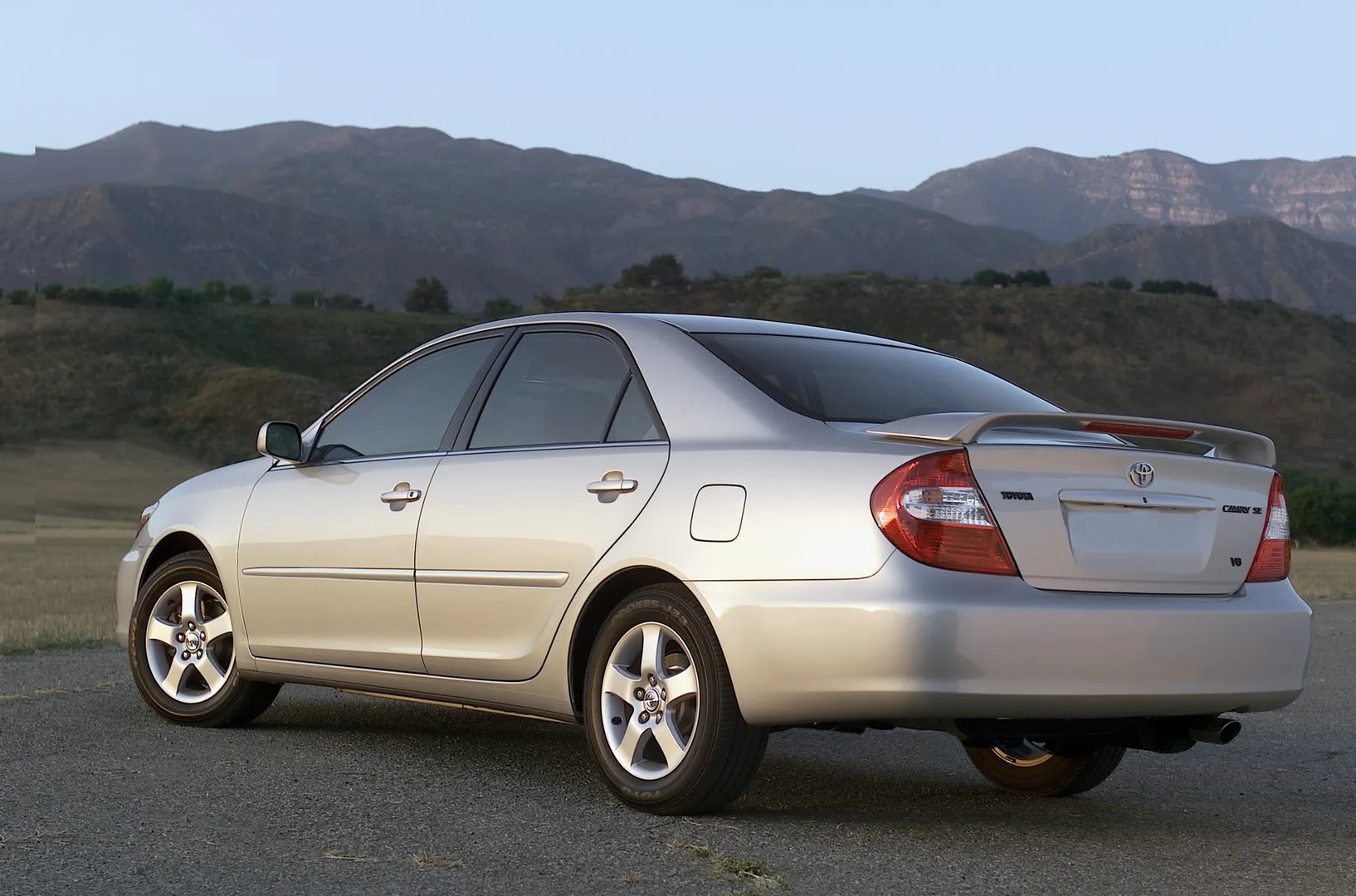 Toyota_Camry_6_generation__Sedan__5.jpg
