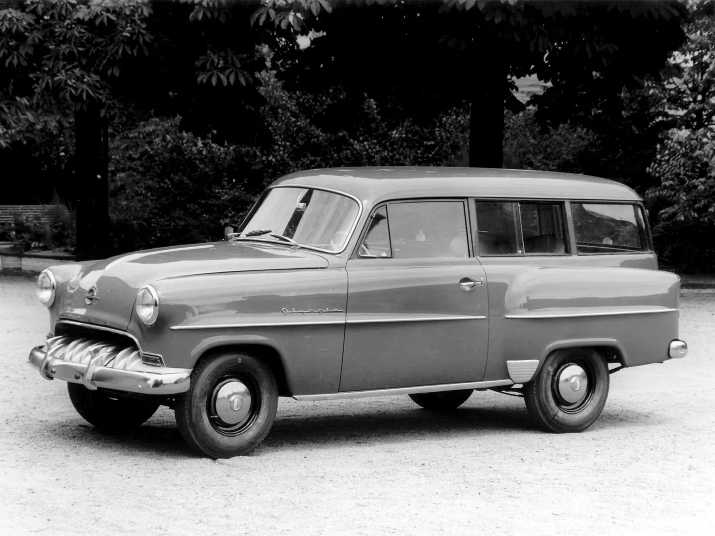 Opel_Olympia_4_generation__Estate_3-door__3.jpg
