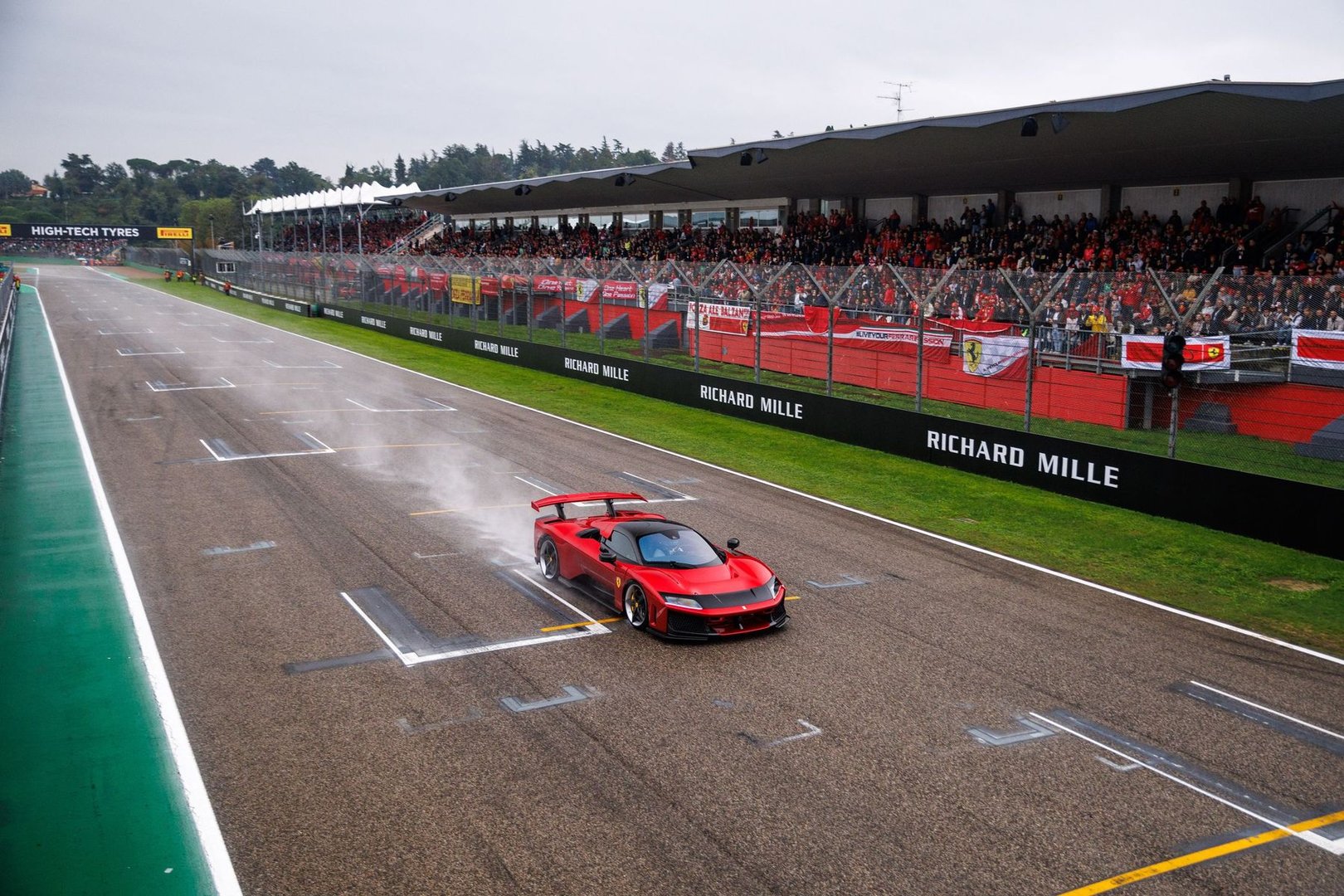 ferrari_F80_1_generation__Coupe__13.jpg