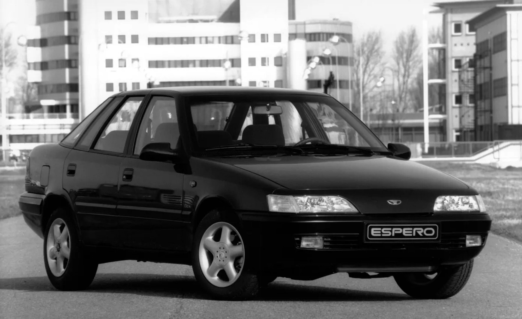 Daewoo_Espero_1_generation__Sedan__3.jpg