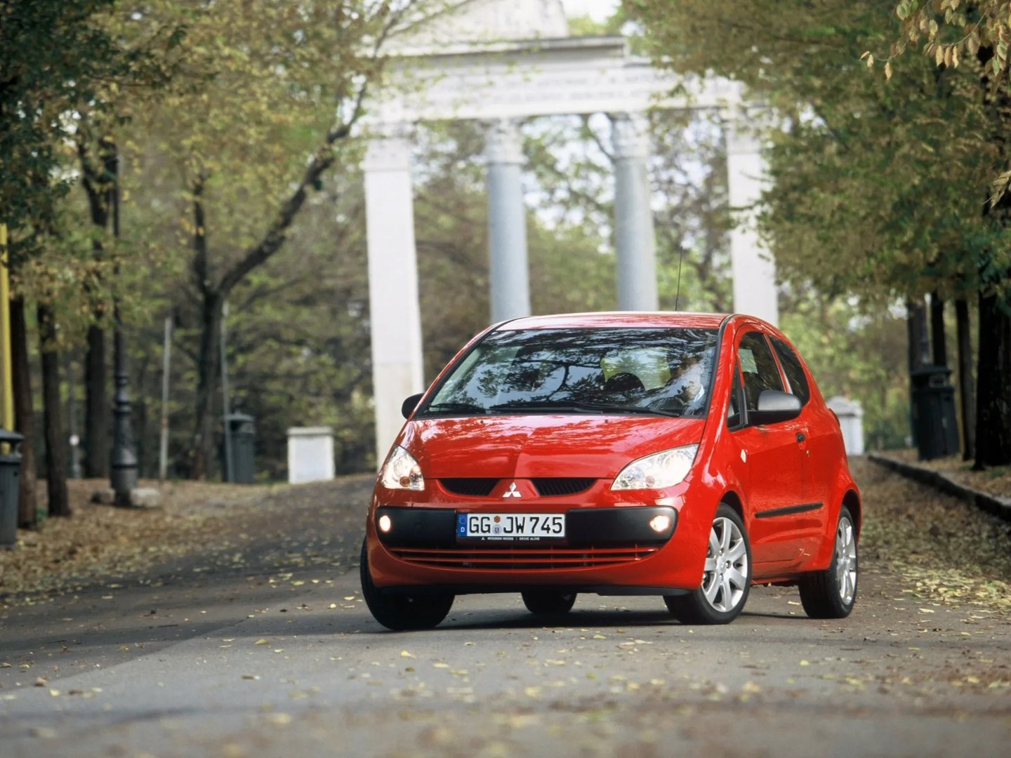 Mitsubishi_Colt_6_generation__Mini_3-doors__4.jpg