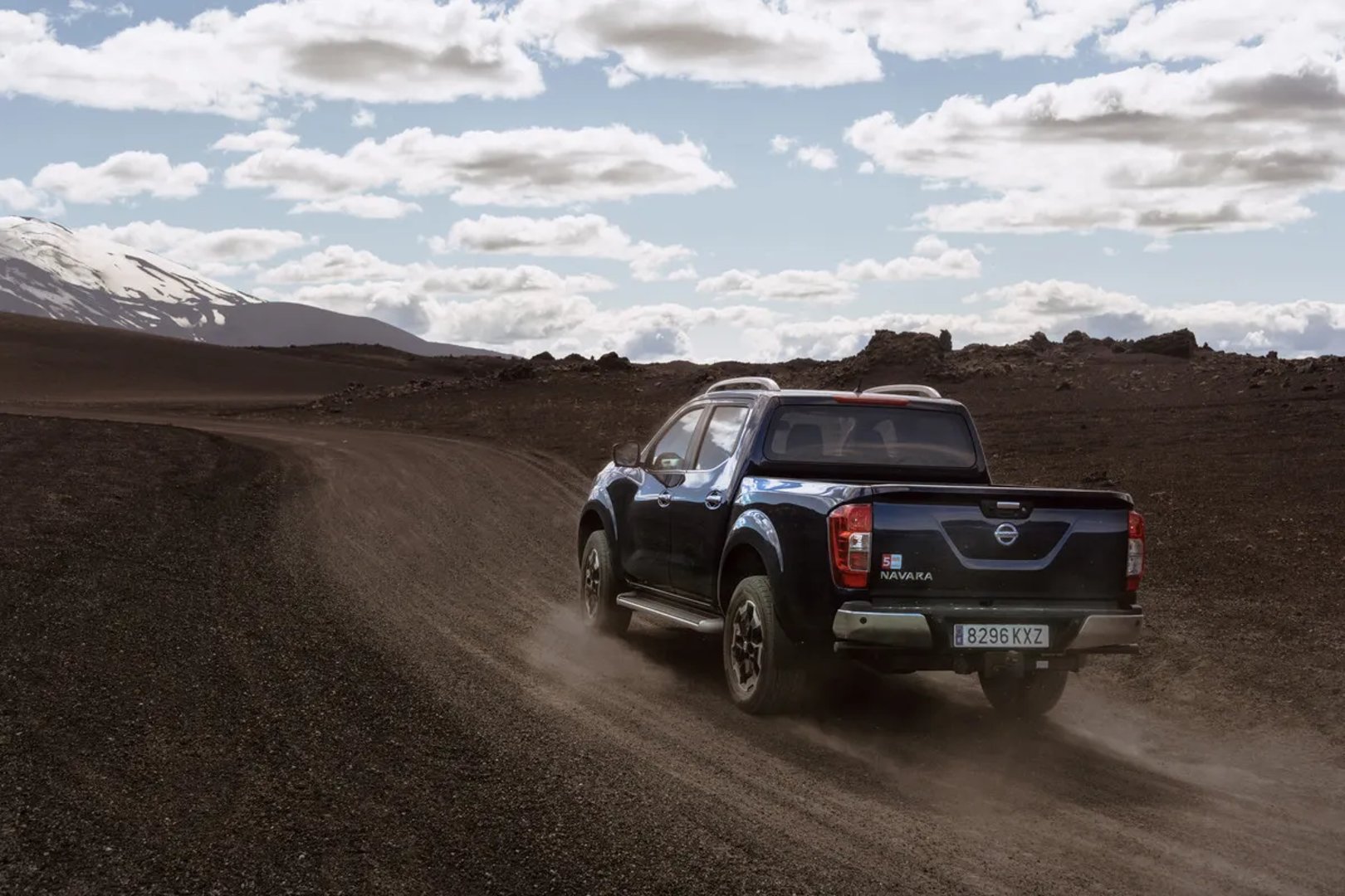 Nissan_Navara_4_generation__Pickup_double-cab__2.jpg