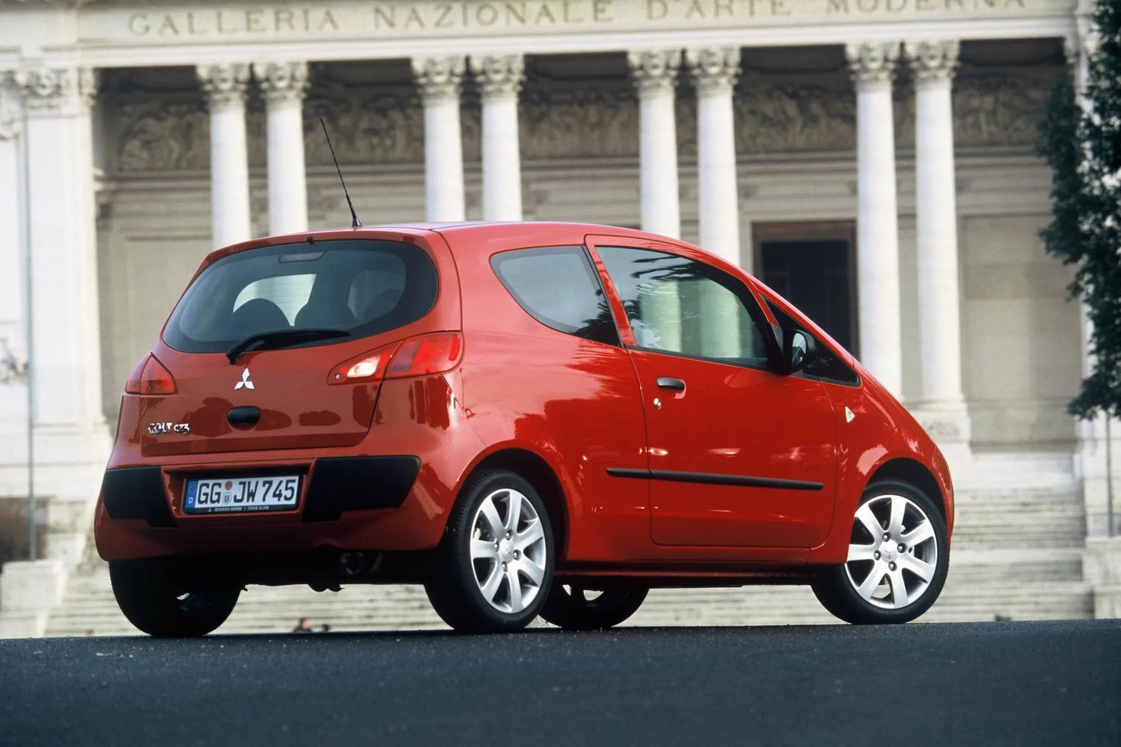 Mitsubishi_Colt_6_generation__Mini_3-doors__5.jpg