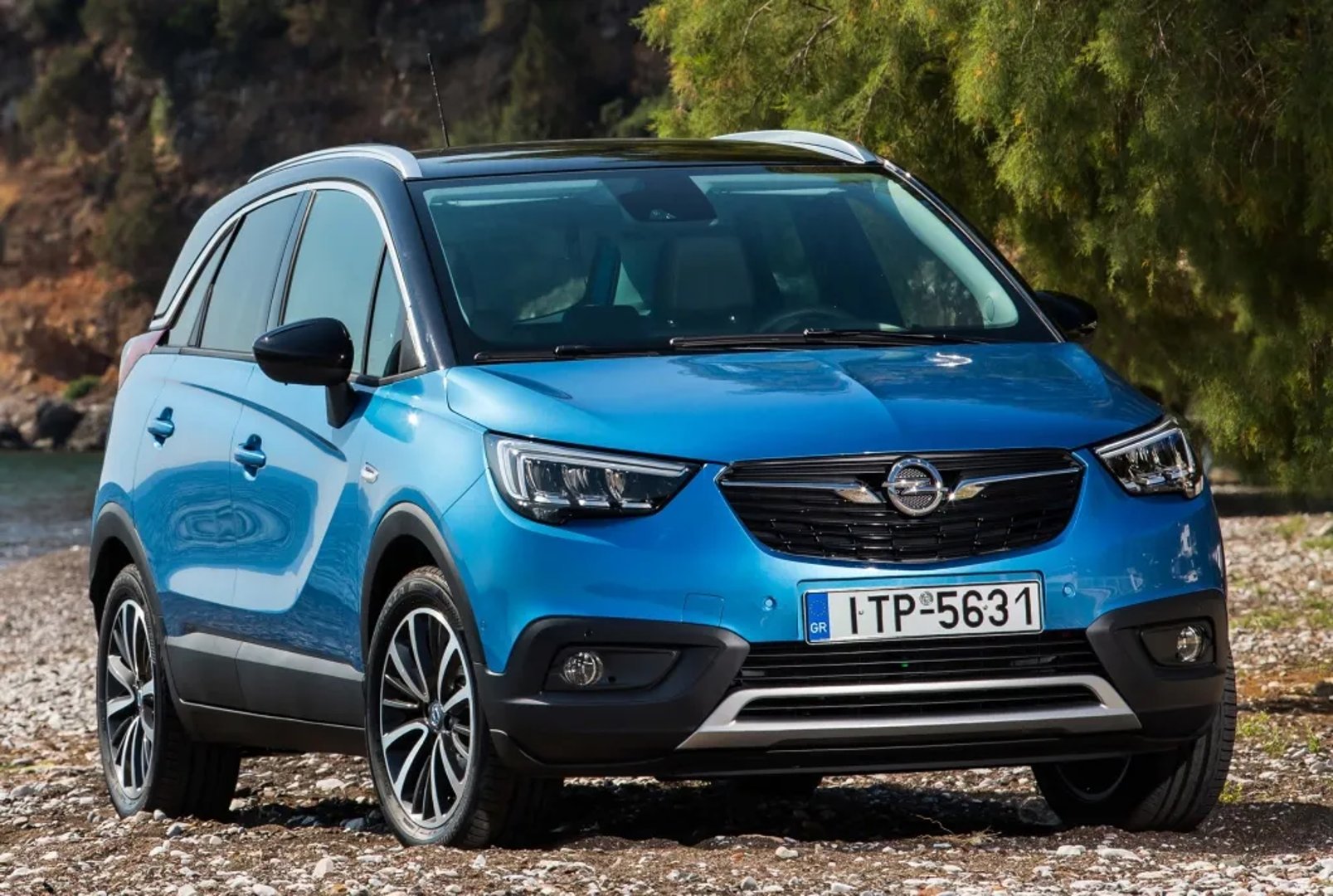Opel_Crossland_X_1_generation__SUV_5-doors__10.jpg