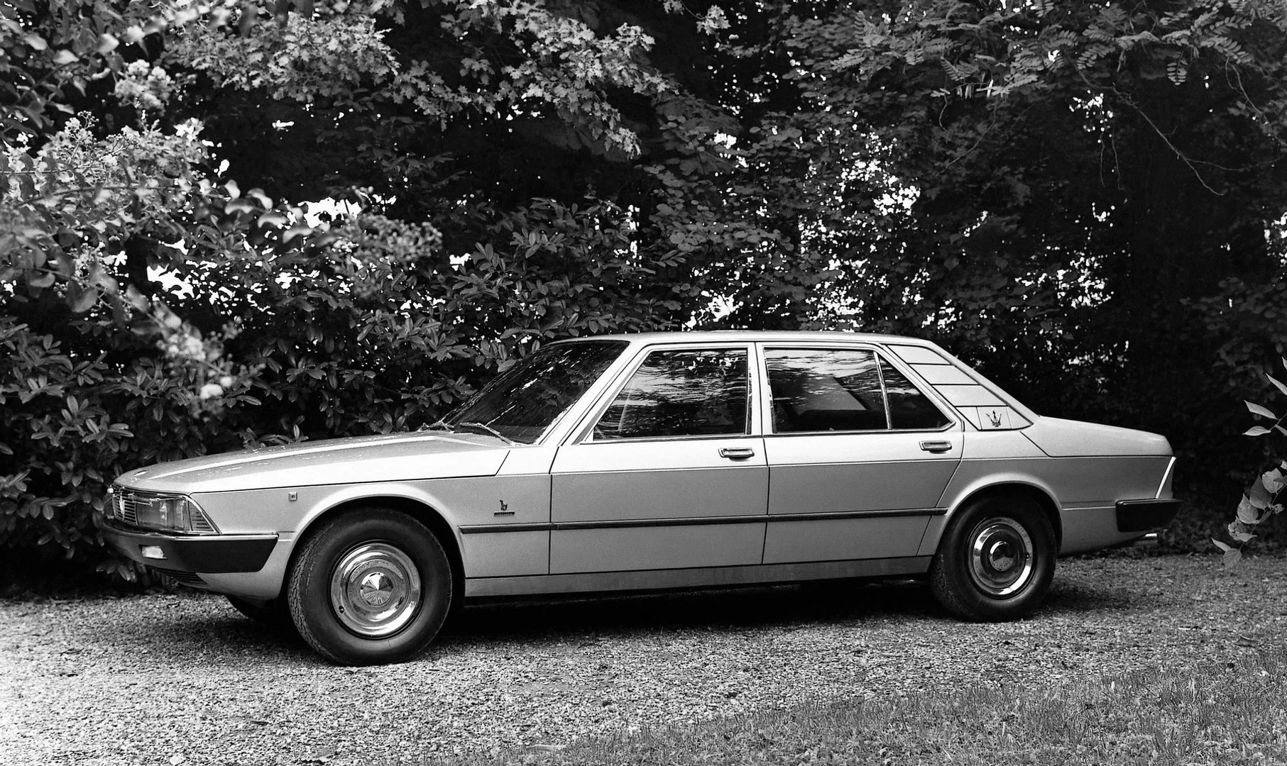 Maserati_Quattroporte_2_generation__Sedan__1.jpg