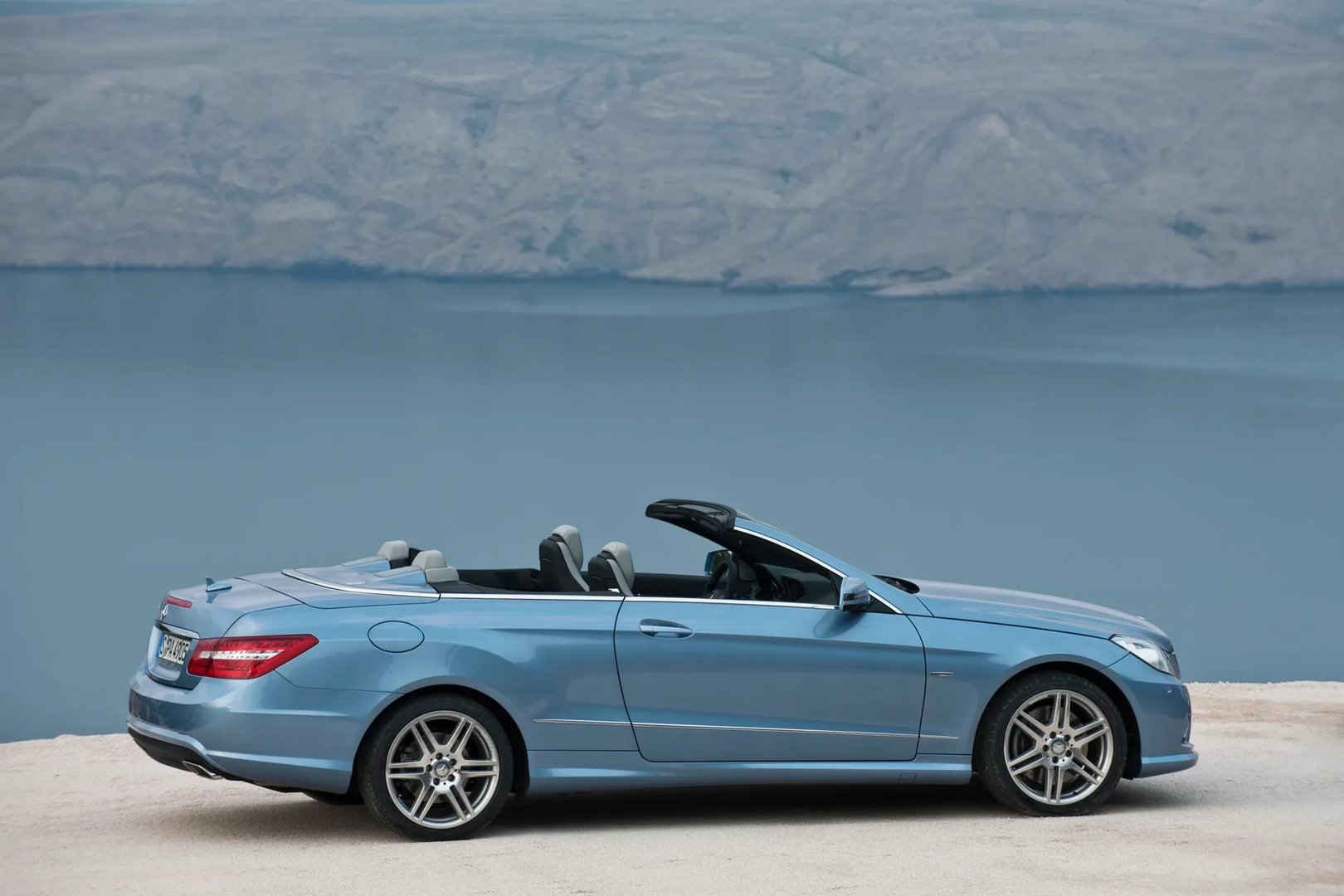 Mercedes_E-Class_4_generation__Cabrio__11.jpg
