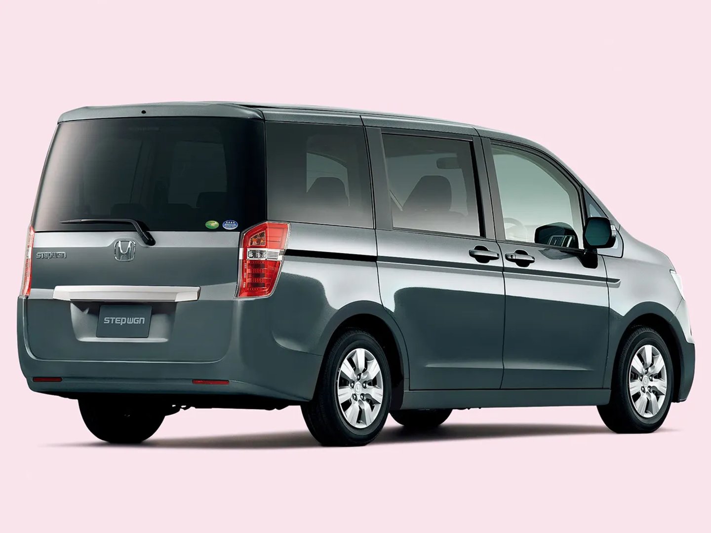 Honda_Stepwgn_4_generation_restyling__Minivan__3.jpg