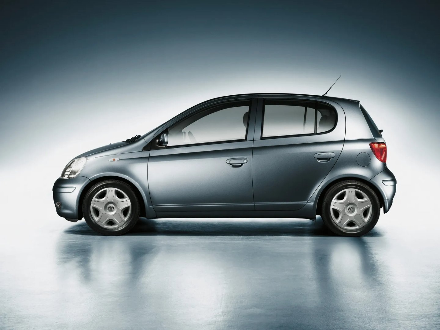 Toyota_Yaris_1_generation_restyling__Mini_5-doors__2.jpg