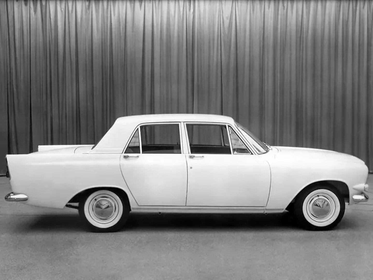 Ford_Zephyr_3_generation__Sedan__3.jpg