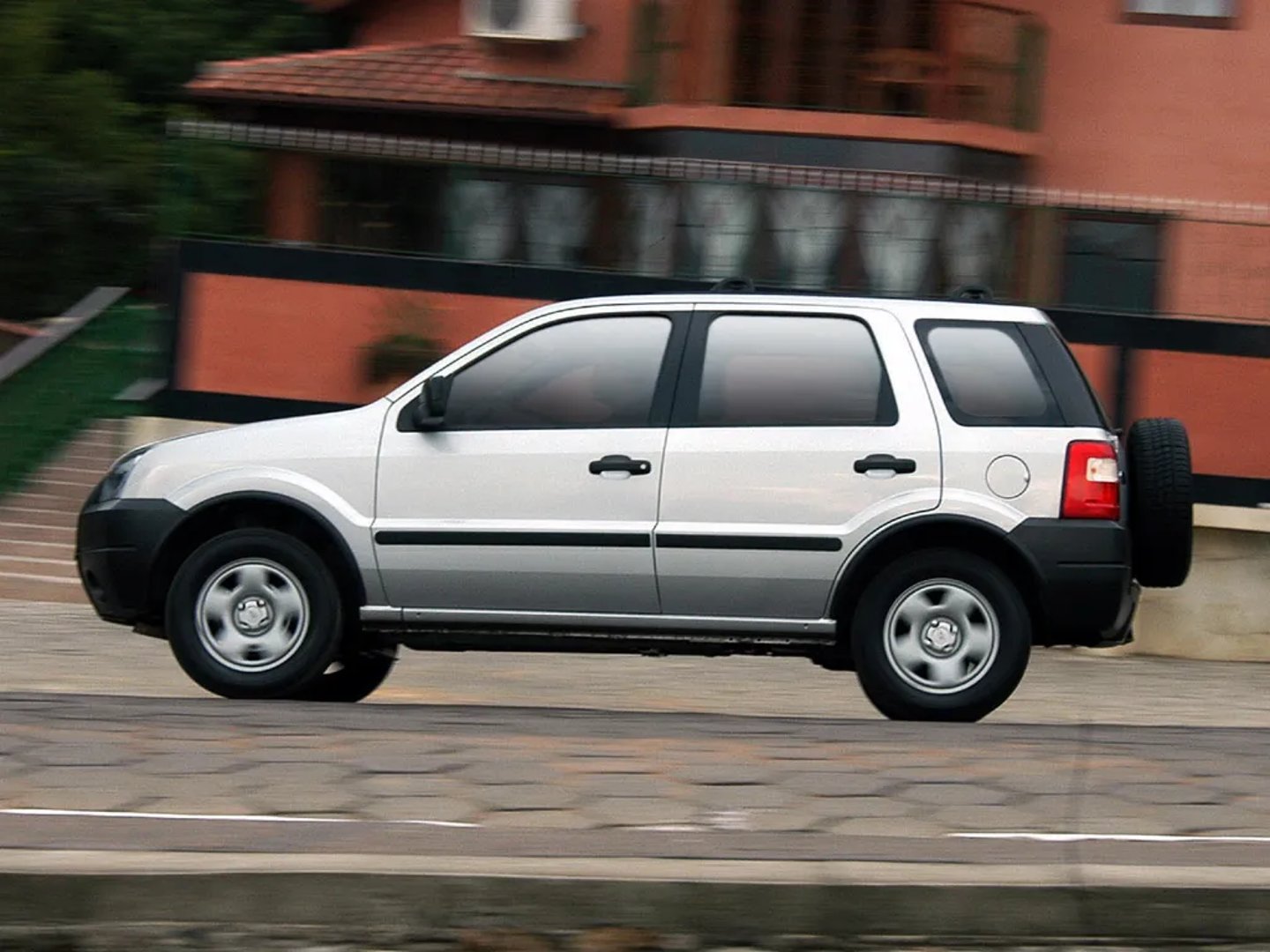 Ford_EcoSport_1_generation__SUV_5-doors__7.jpg