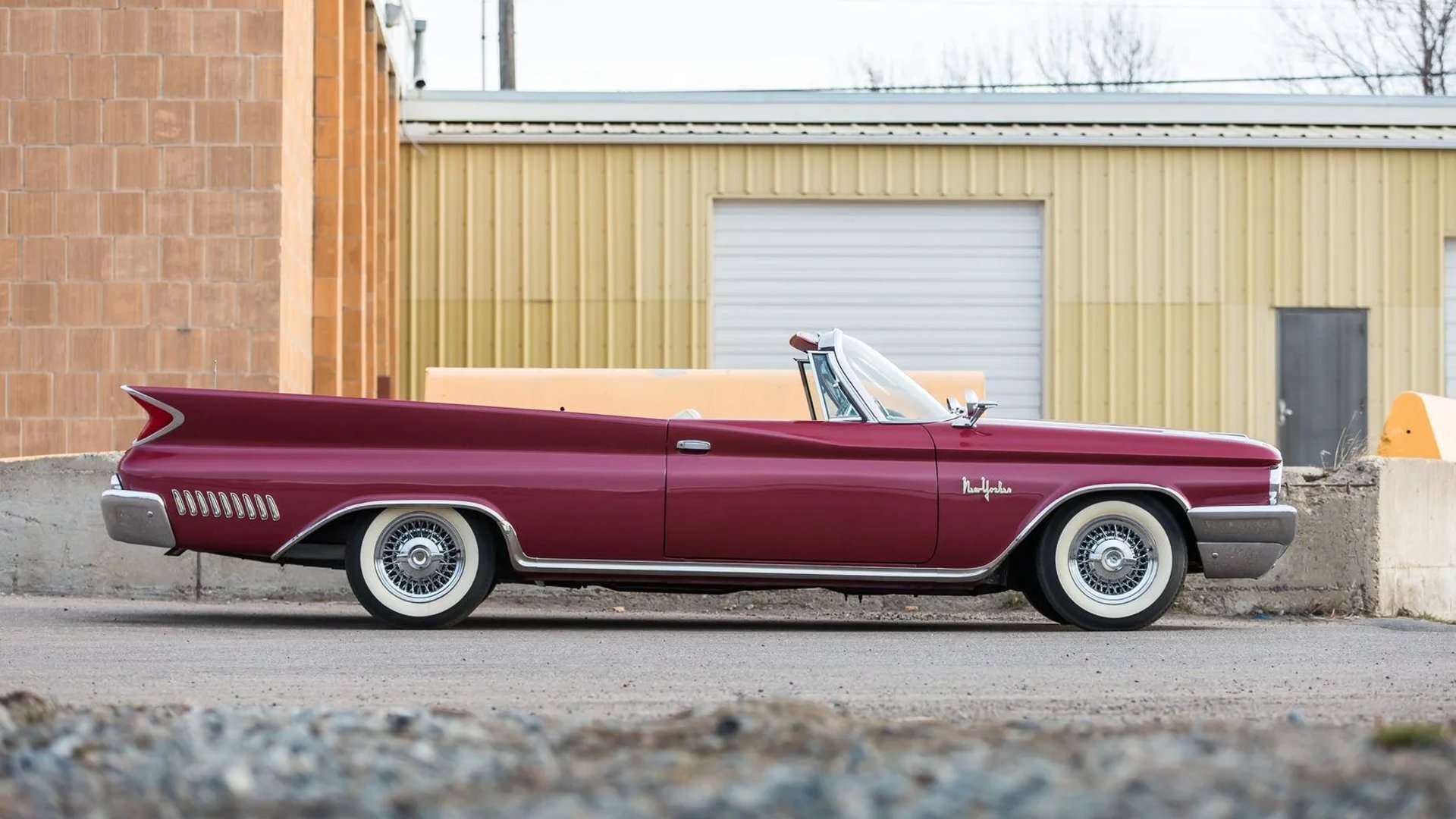 Chrysler_Newport_2_generation__Cabrio__6.jpg
