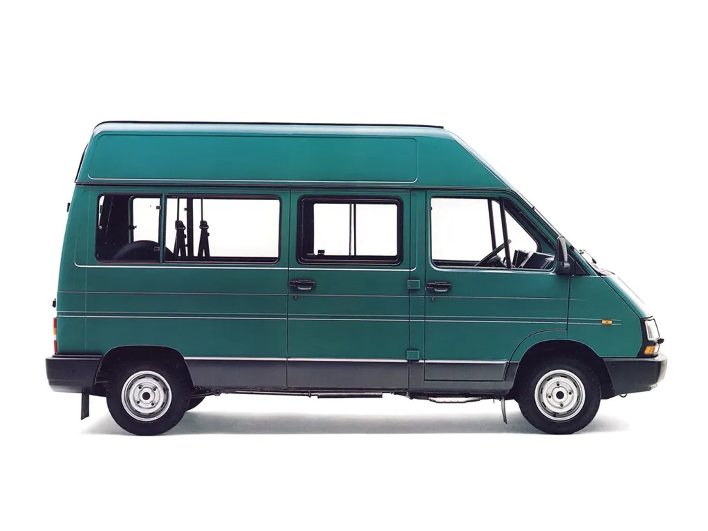 Renault_Trafic_1_generation_restyling__Minivan__1.jpg