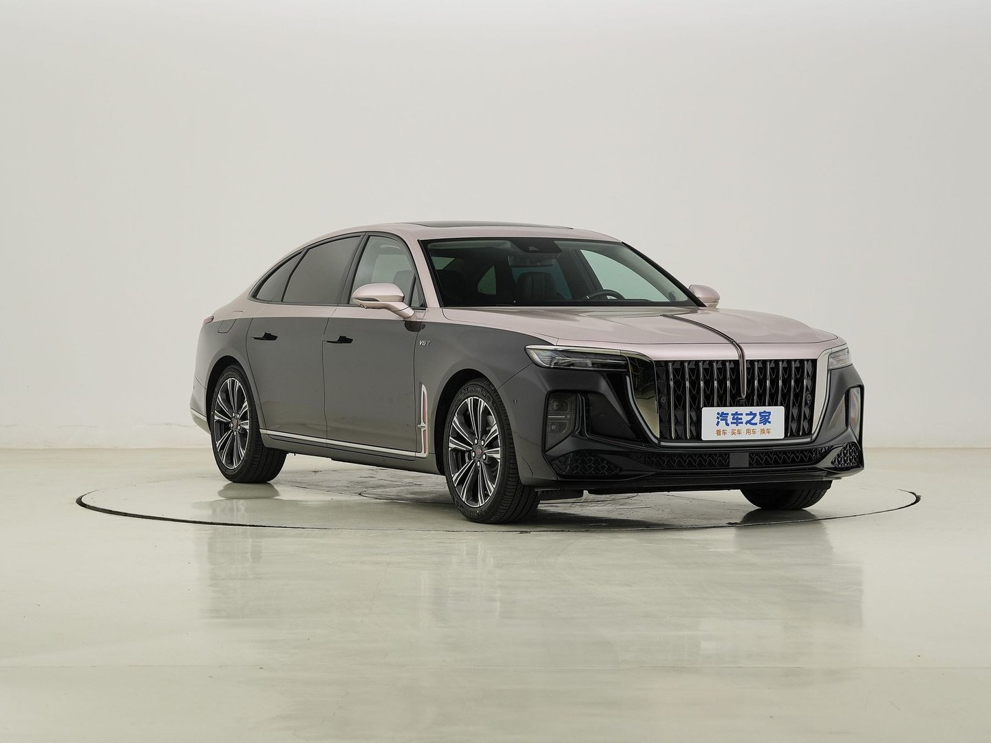 Hongqi H9 1 generation, restyling 1