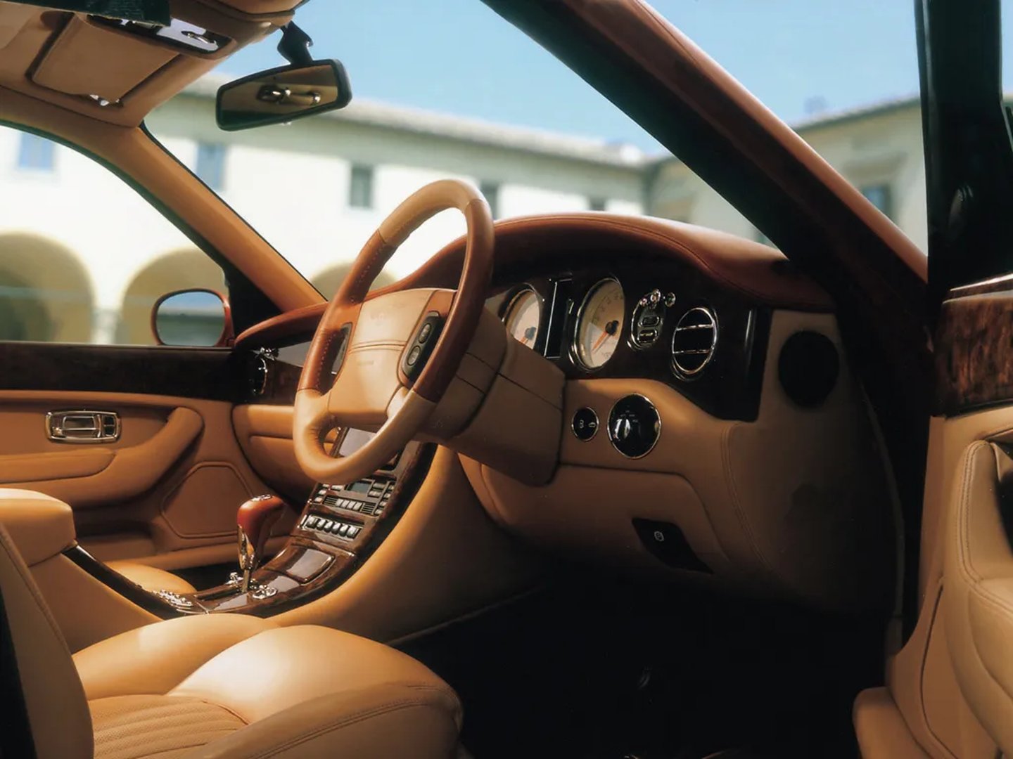 Bentley_Arnage_1_generation_restyling__Sedan_Long__4.jpg