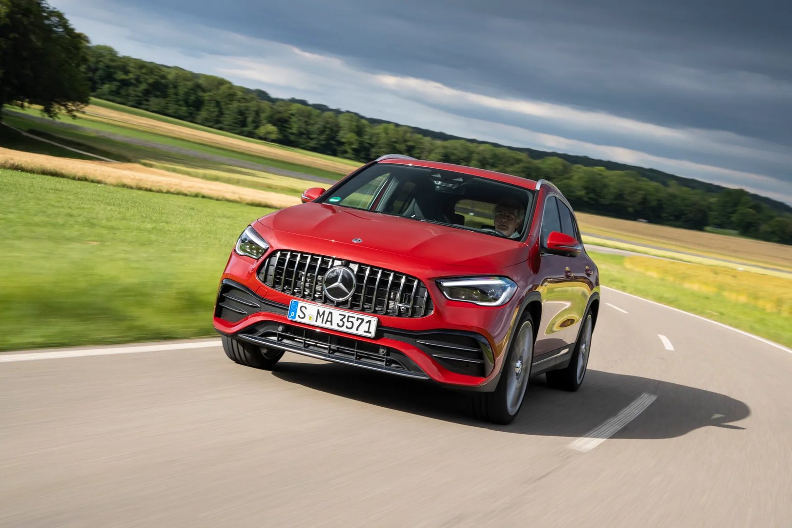 Mercedes_GLA_AMG_2_generation__SUV_5-doors__4.jpg