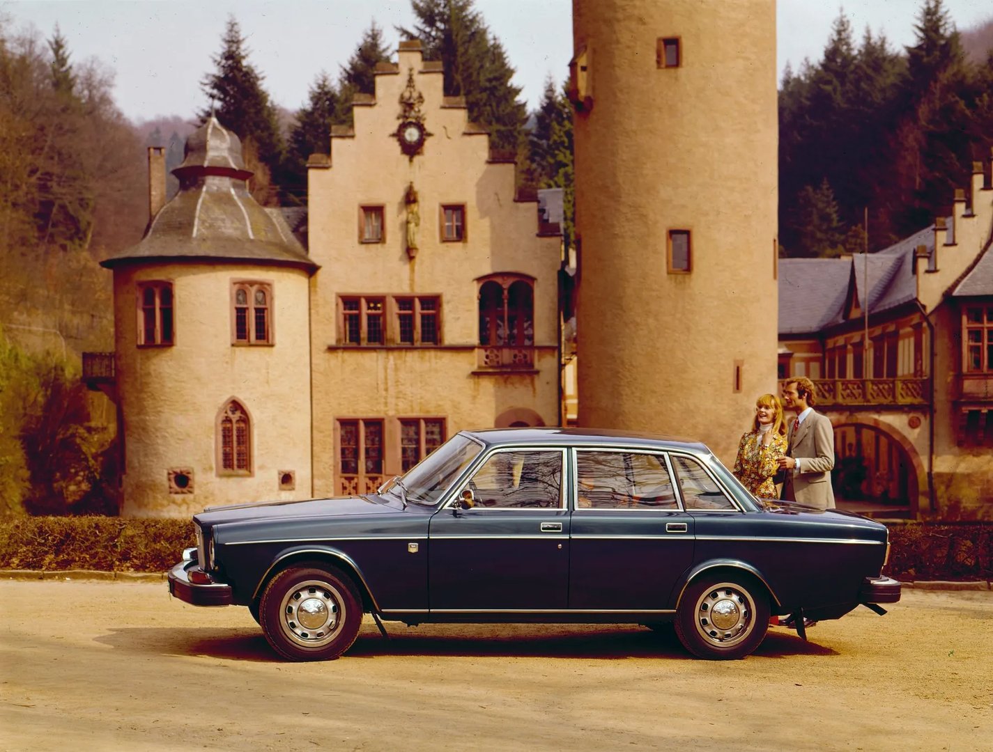Volvo_164_1_generation__Sedan__5.jpg
