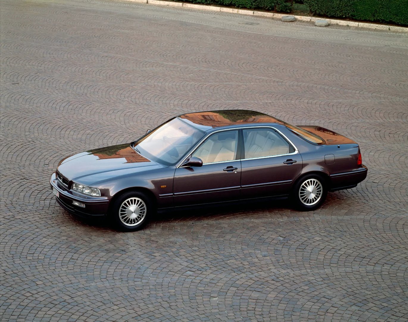 Honda_Legend_2_generation__Sedan__4.jpg