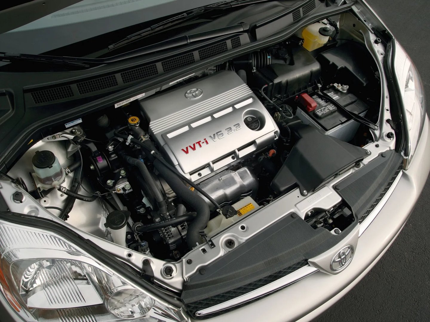 Toyota_Sienna_2_generation__Minivan__10.jpg