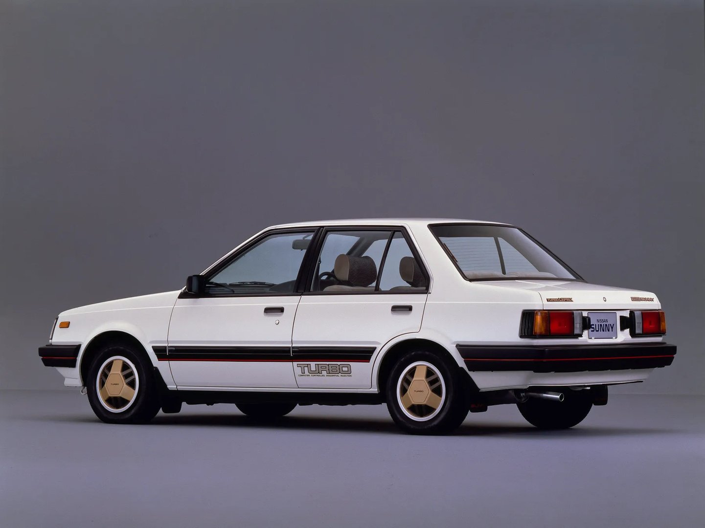 Nissan_Sunny_5_generation__Sedan__6.jpg