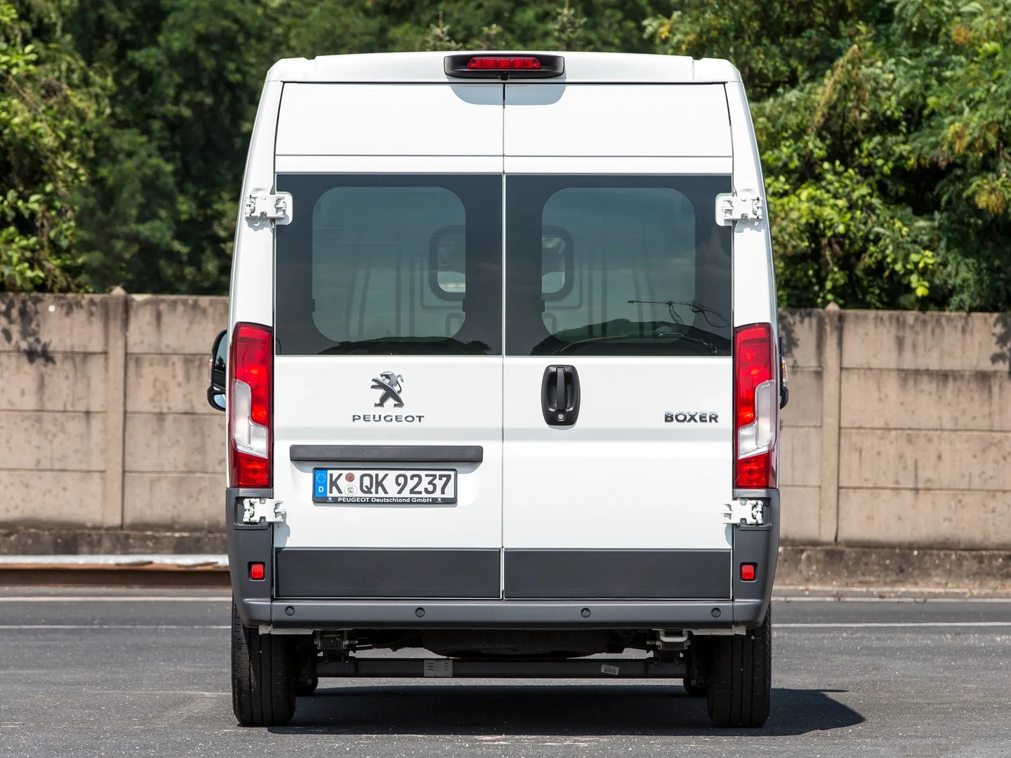 Peugeot_Boxer_2_generation_restyling_1__Van__4.jpg