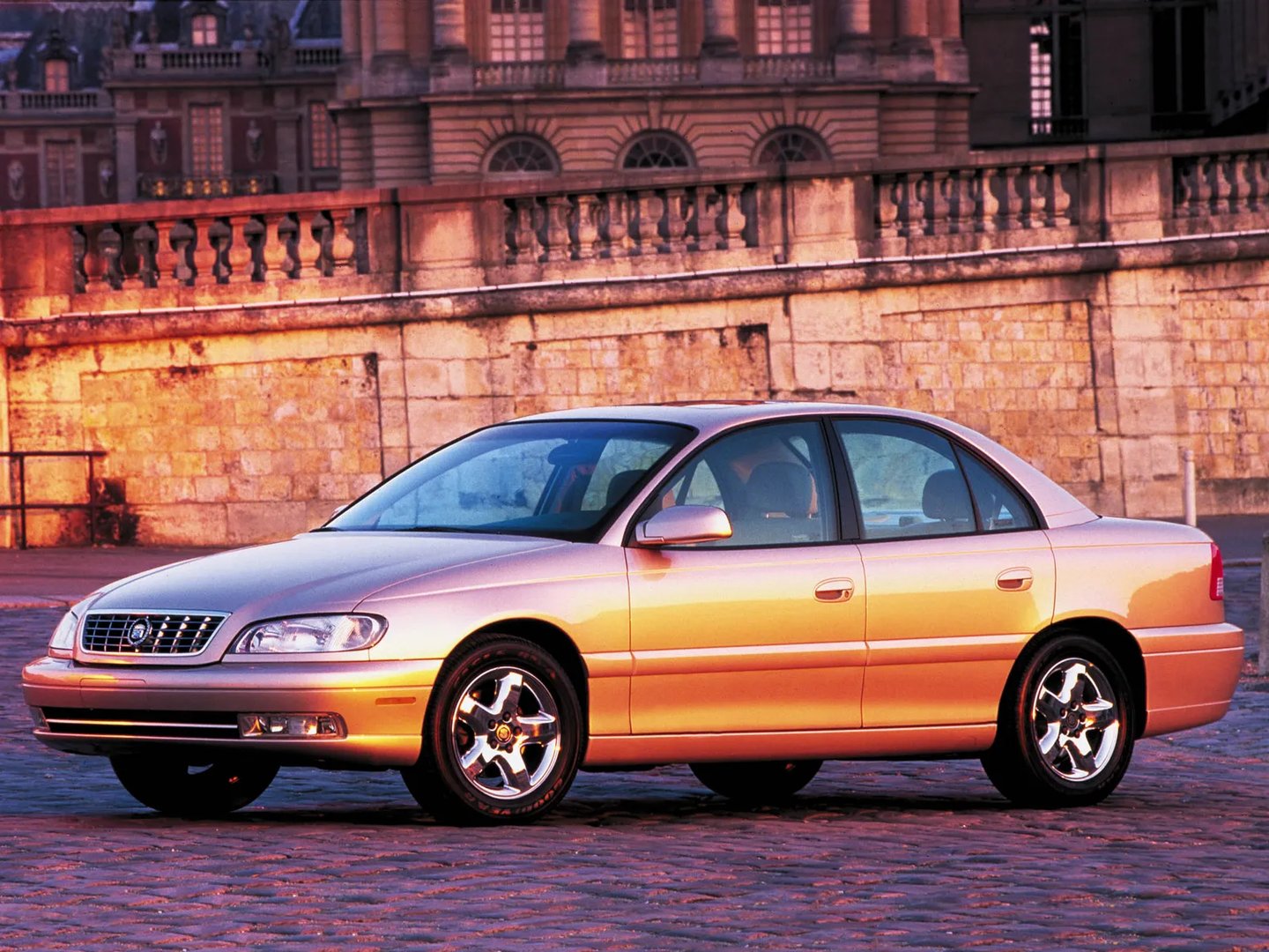 Cadillac_Catera_1_generation__Sedan__6.jpg