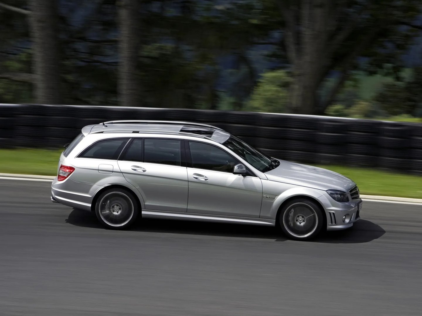 Mercedes_C-Class_AMG_3_generation__Estate_5-door__3.jpg