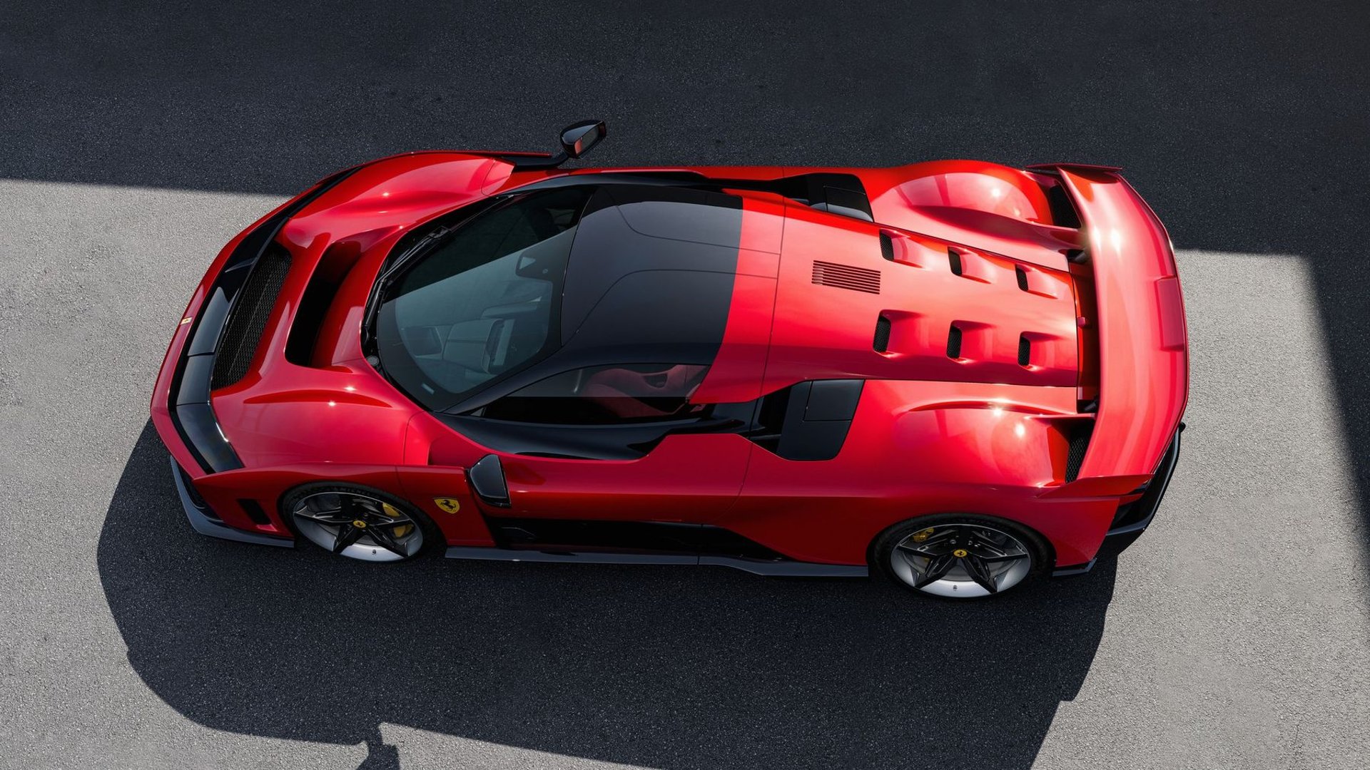 ferrari_F80_1_generation__Coupe__25.jpg
