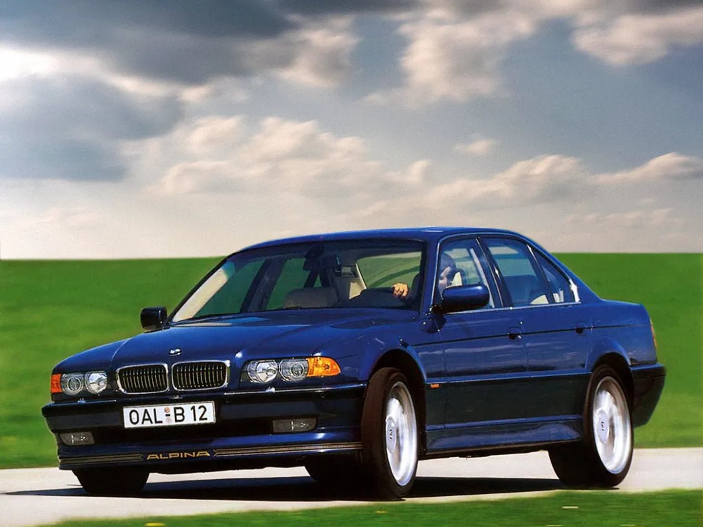 Alpina_B12_3_generation__Sedan__2.jpg