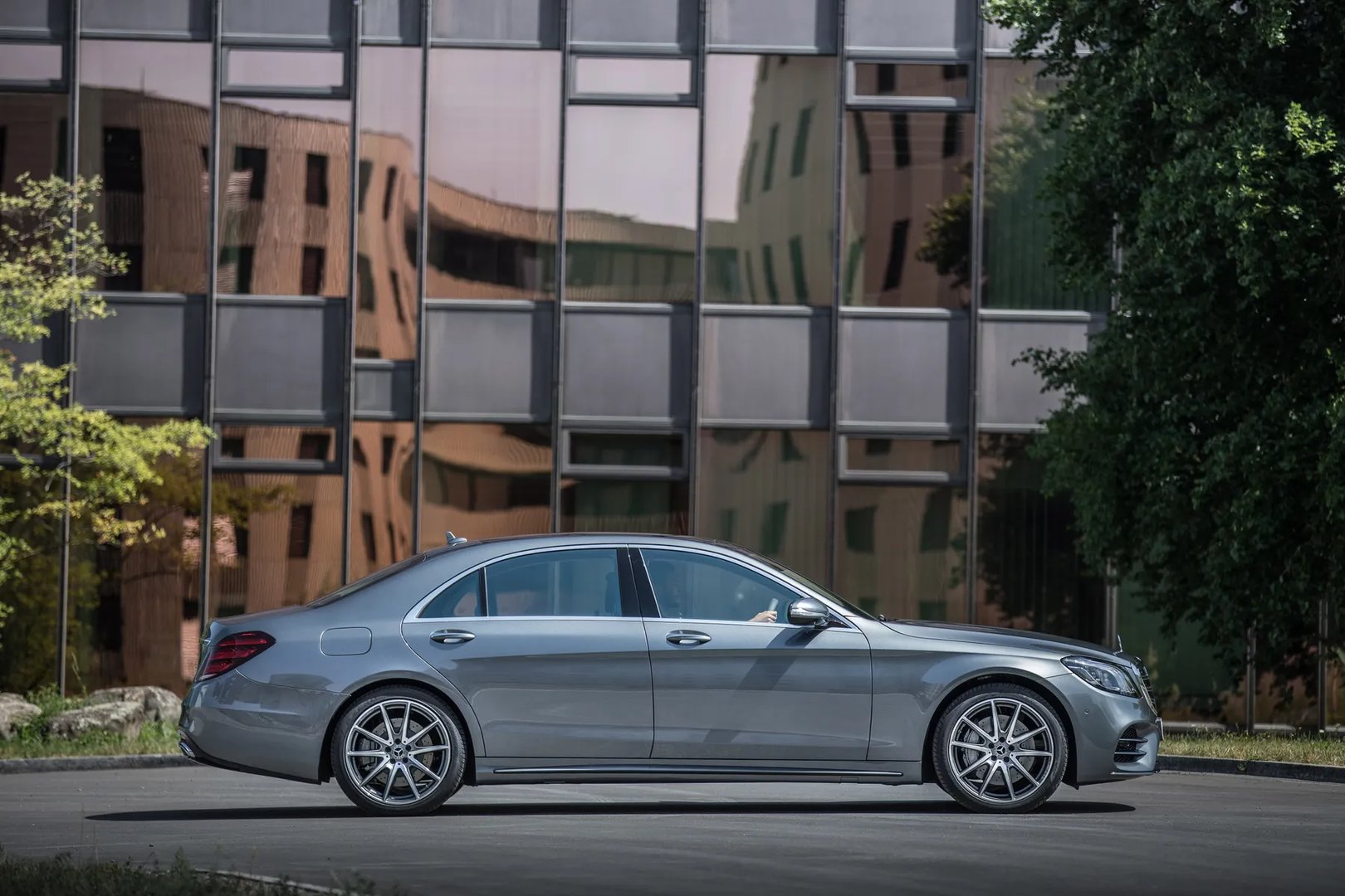 Mercedes_S-Class_6_generation_restyling__Sedan_Long__3.jpg
