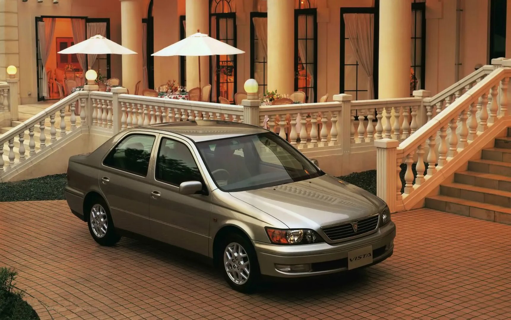 Toyota_Vista_5_generation__Sedan__2.jpg