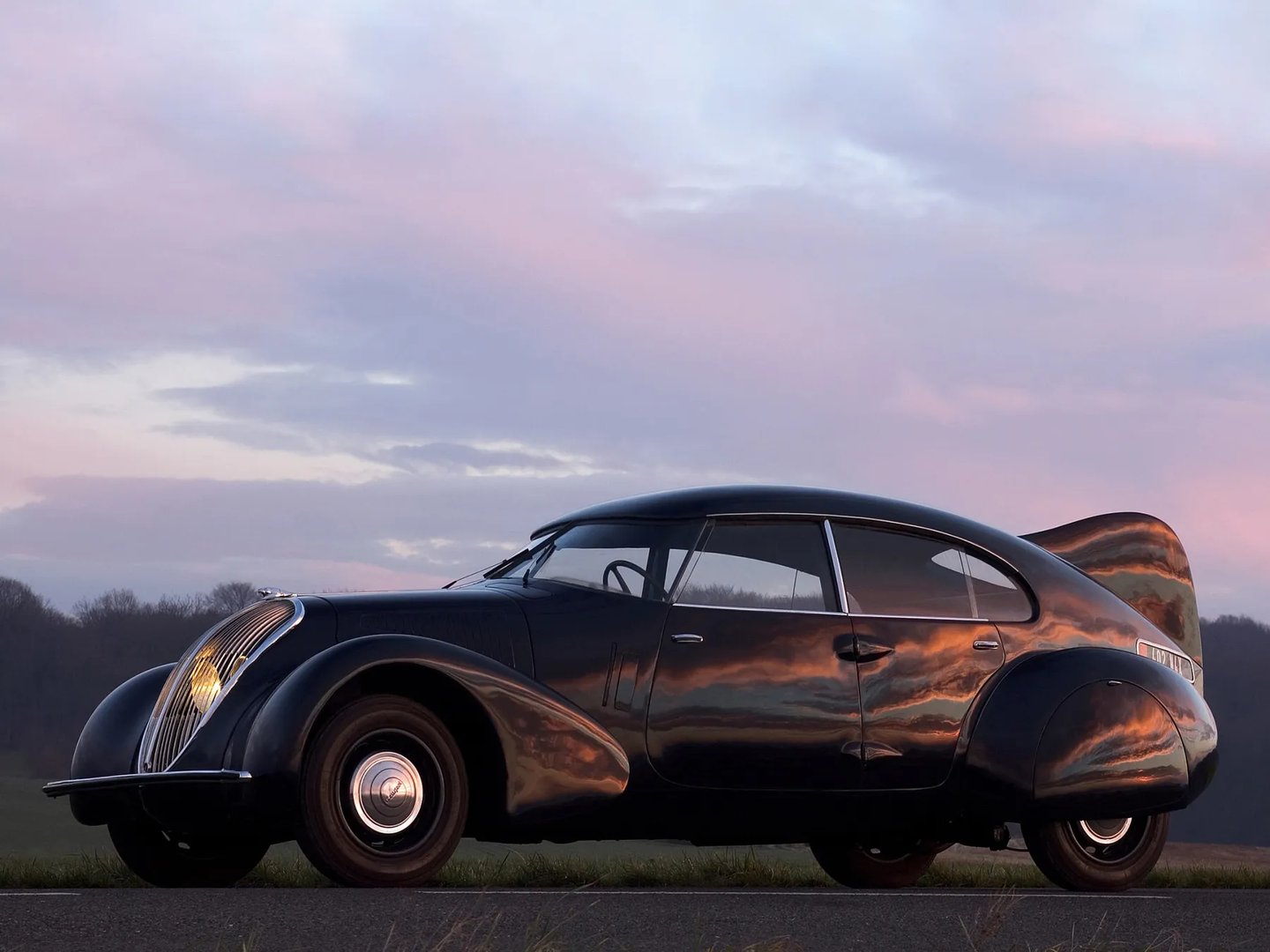 Peugeot_402_1_generation__Fastback__1.jpg