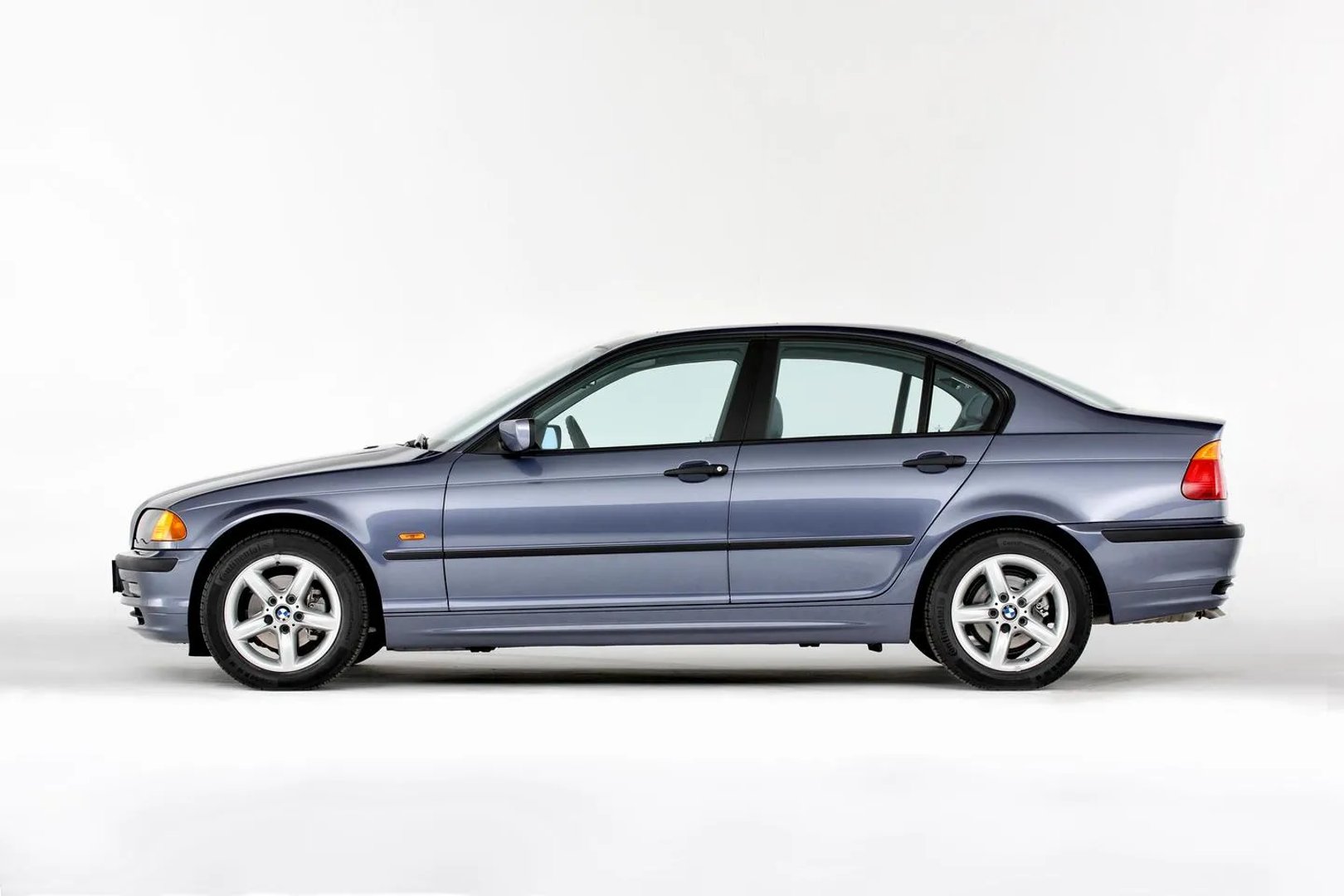 BMW_3_series_4_generation__Sedan__1.jpg