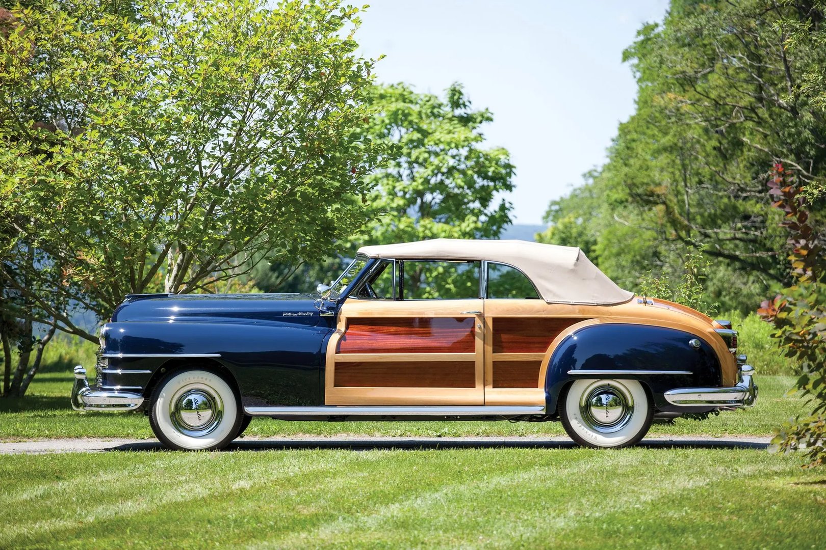Chrysler_New_Yorker_2_generation__Cabrio__11.jpg