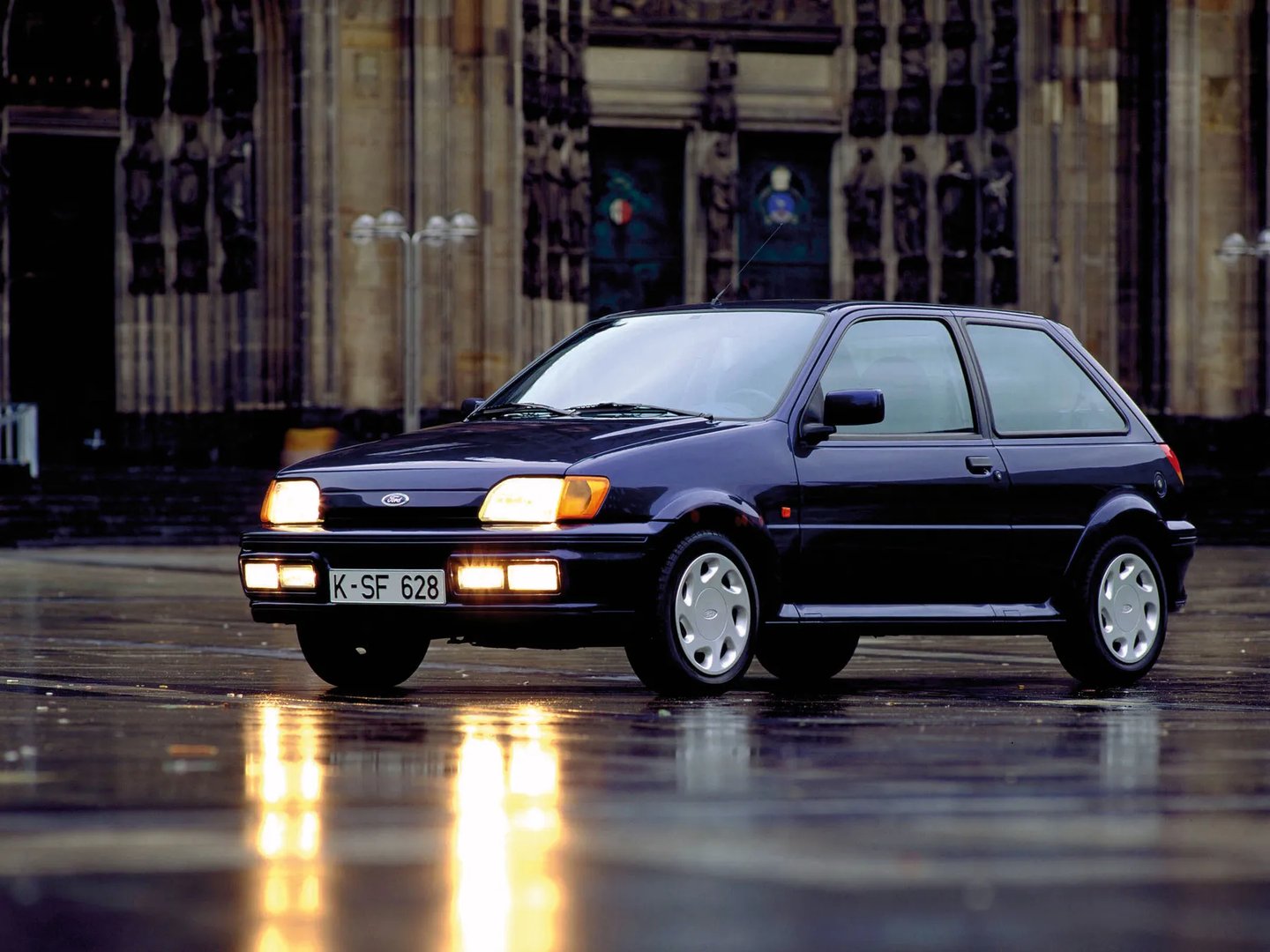 Ford_Fiesta_3_generation__Mini_3-doors__3.jpg