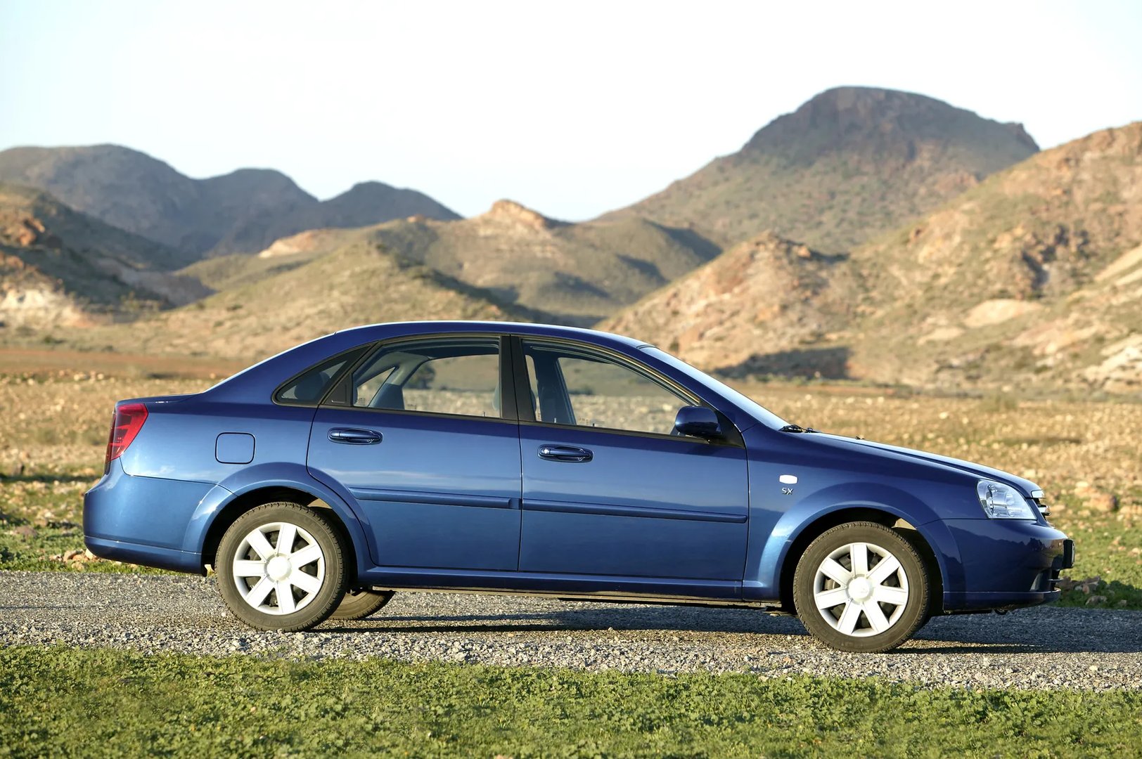 Chevrolet_Nubira_1_generation__Sedan__4.jpg