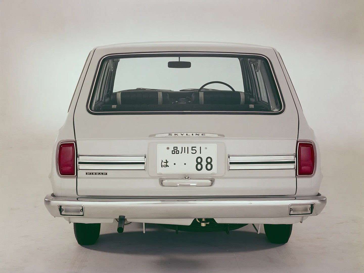 Nissan_Skyline_3_generation__Estate_5-door__2.jpg