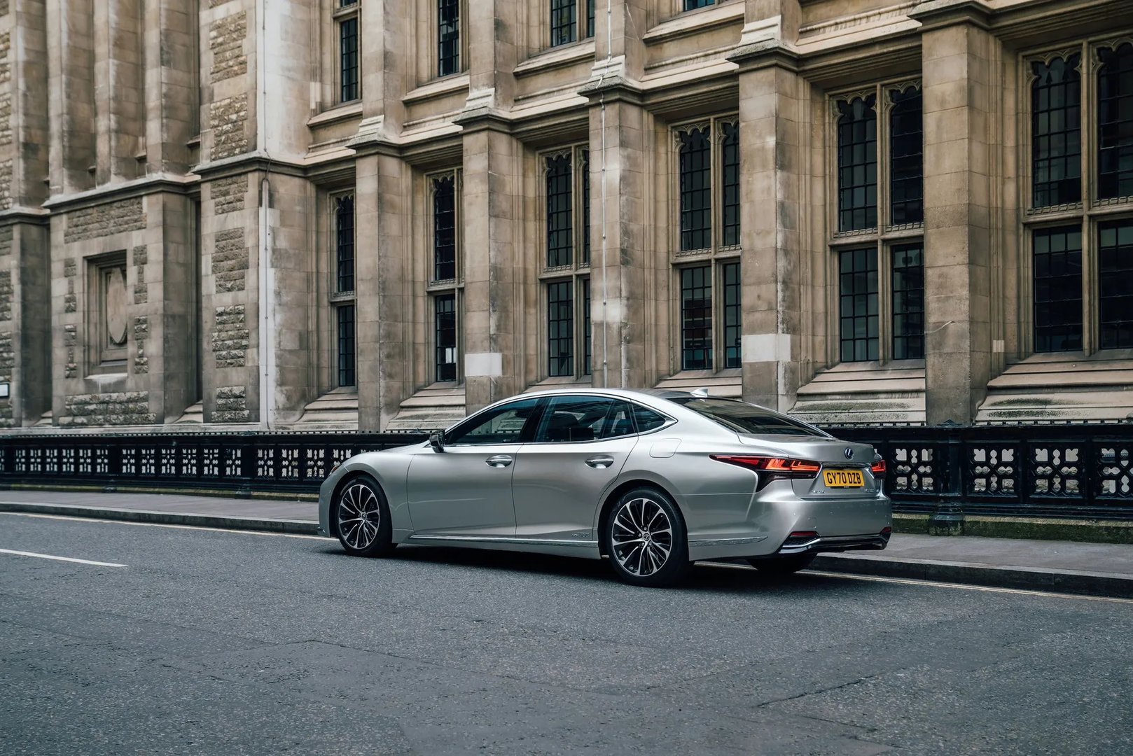 Lexus_LS_5_generation_restyling__Sedan__13.jpg