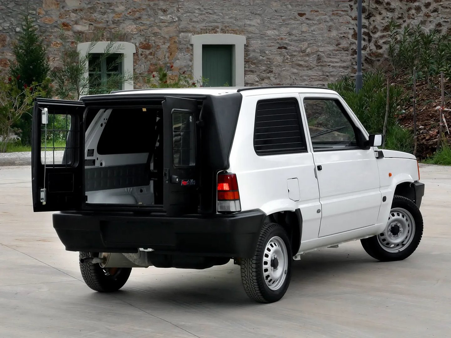 Fiat_Panda_1_generation__Compact_Van__1.jpg
