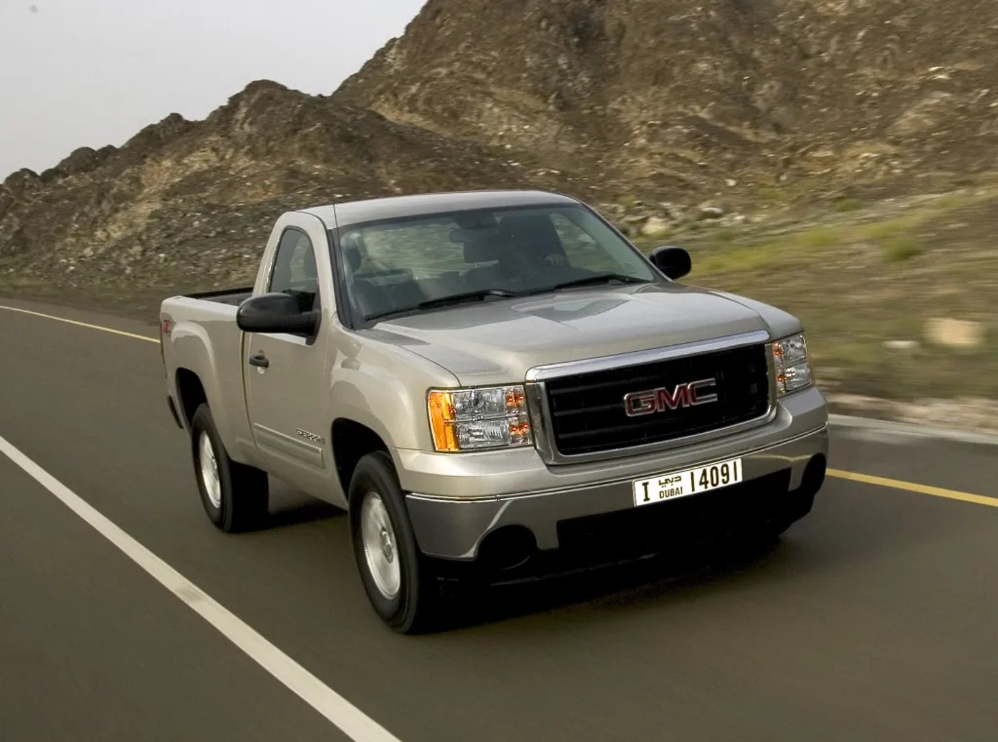 GMC_Sierra_2_generation__Pickup_single-cab__9.jpg